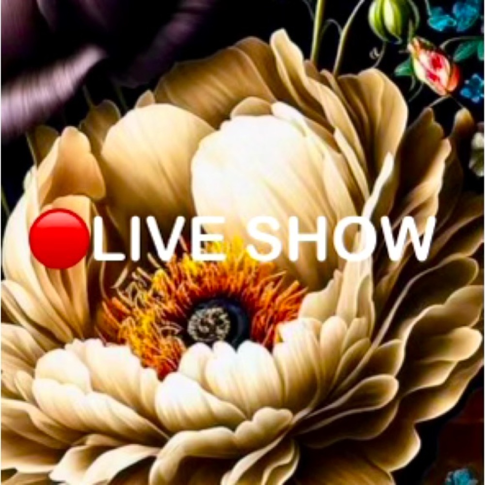 LIVE. SHOW NoTIfICATION! It’s that time! unlisted items!!! Name Brands👠👗
